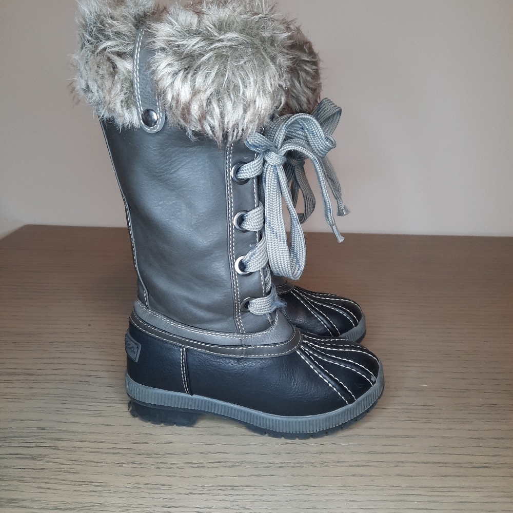 Girls snow winter boots, size 12, London Fog, like new